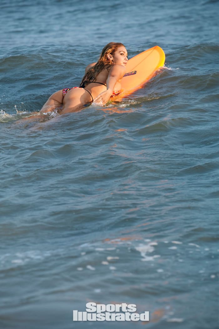 gigi hadid 2014 web photo op44-127071-rawfinalw.jpg